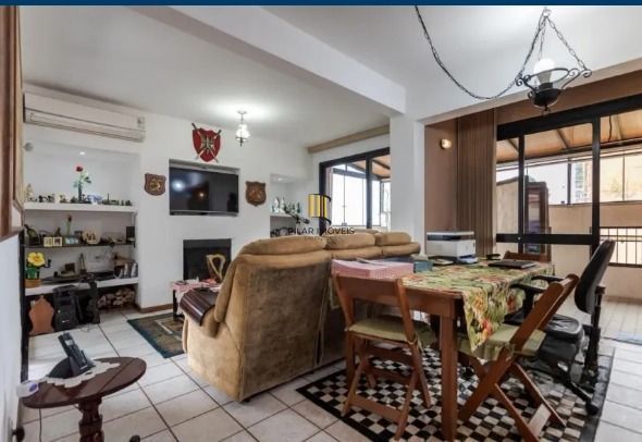 Cobertura triplex de 3 dormitórios - Petrópolis