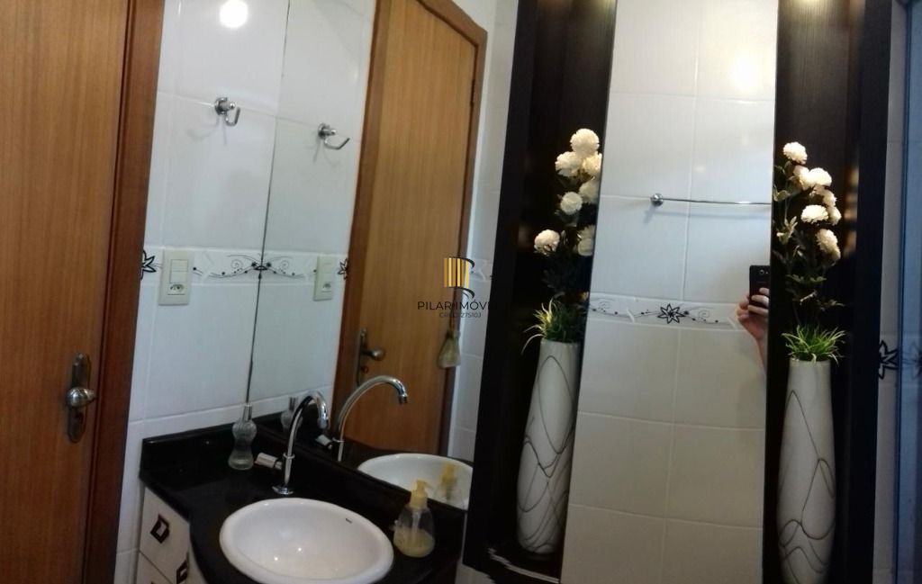 Apartamento com 2 dormitórios à venda, 57 m² por R$ 280.000,00 - Vila Ipiranga - Porto Alegre/RS