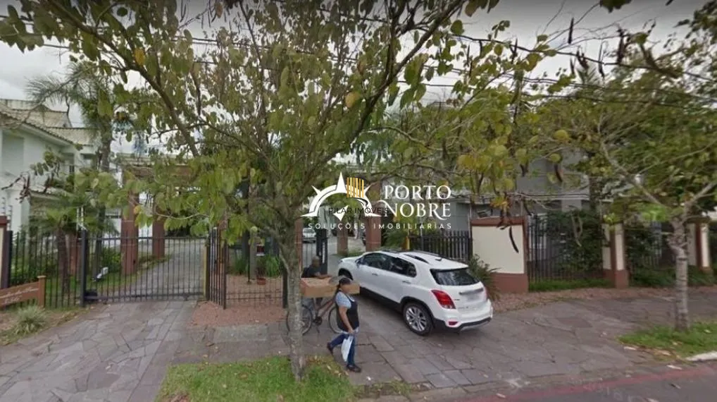 CASA EM CONDOMÍNIO