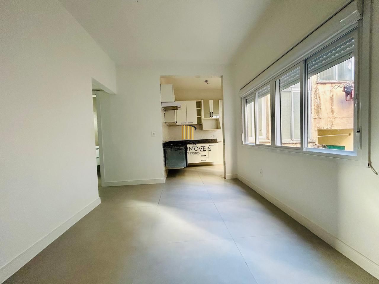 Apartamento 2 dormitórios próximo a Oscar Pereira