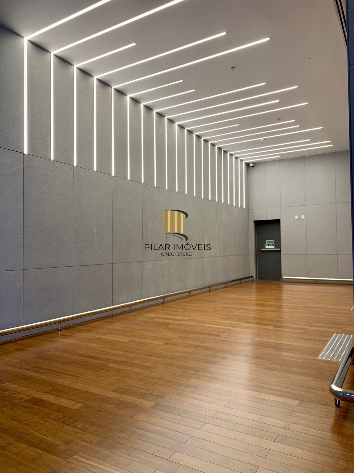Sala comercial de frente no Linked Teresópolis