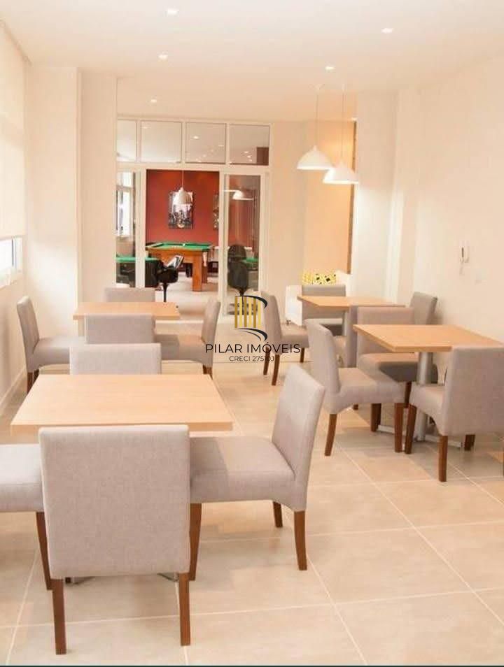 Apartamento 2 dormitórios com suíte e vaga coberta em ótima localização