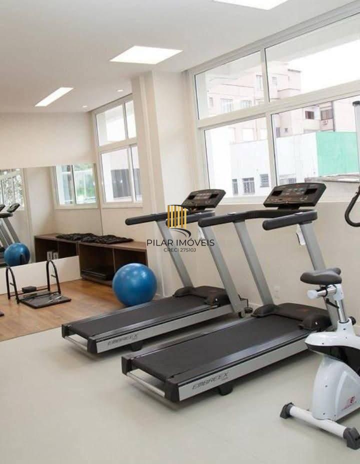 Apartamento 2 dormitórios com suíte e vaga coberta em ótima localização