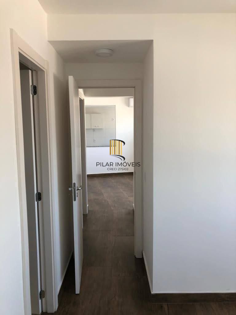 Apartamento 2 dormitórios com suíte e vaga coberta em ótima localização