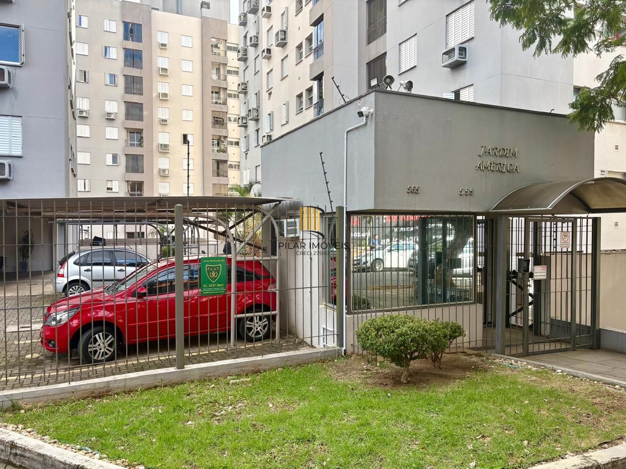 Apartamento 2 dormitórios com sacada e churrasqueira e vaga de garagem coberta