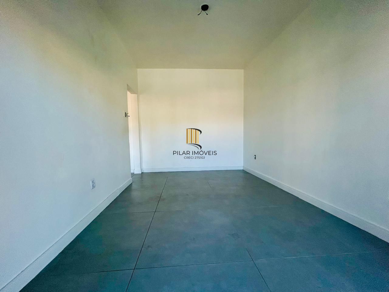 Apartamento 2 dormitórios próximo a Oscar Pereira