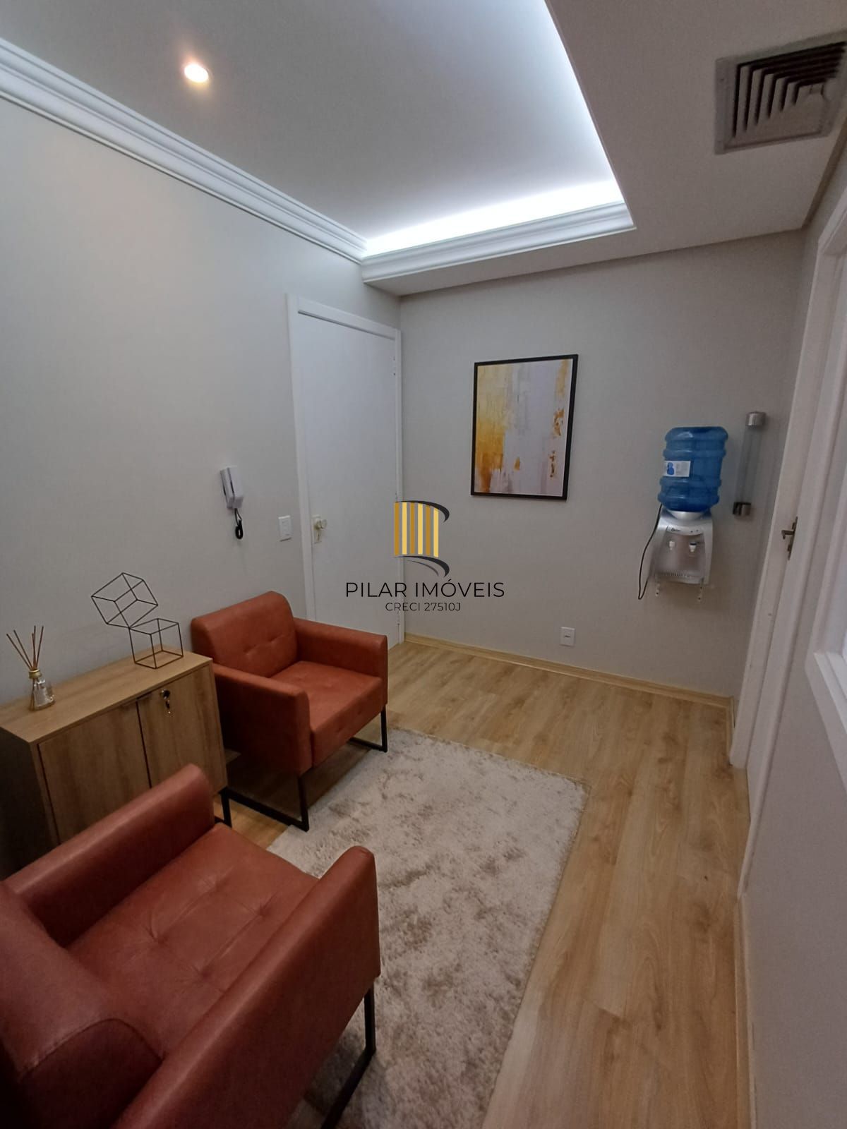 Excelente sala comercial no Menino Deus próximo ao Mãe de Deus