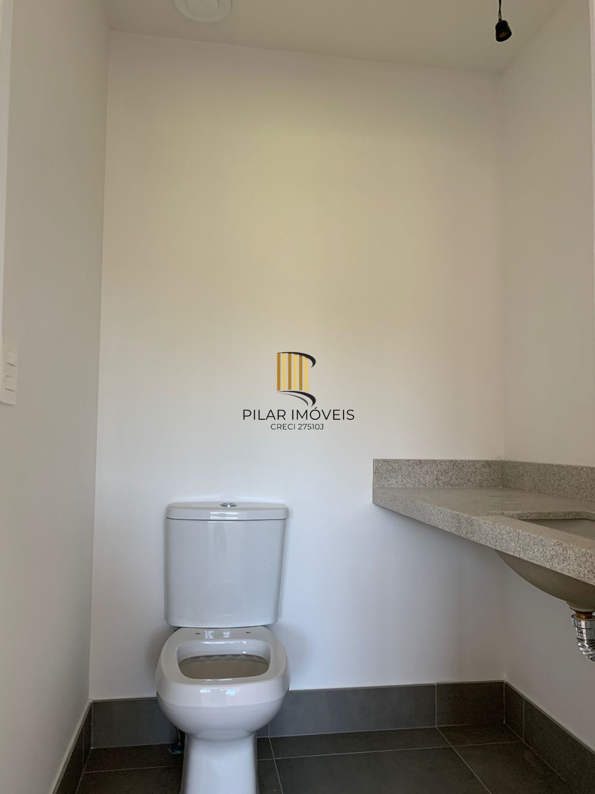 Sala comercial de frente no Linked Teresópolis