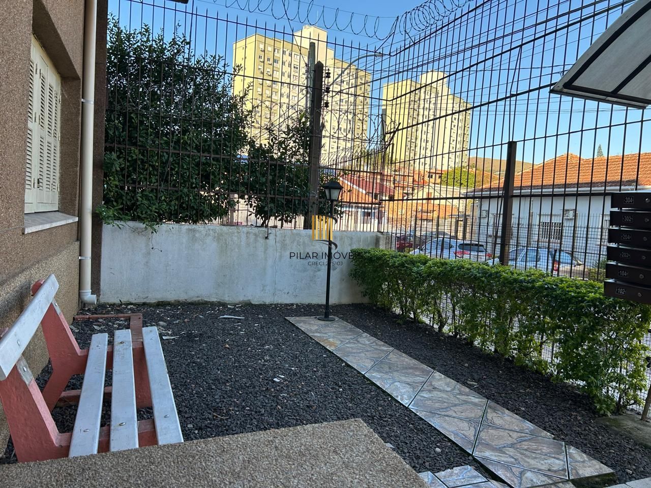 Apartamento 2 dormitórios próximo a Oscar Pereira