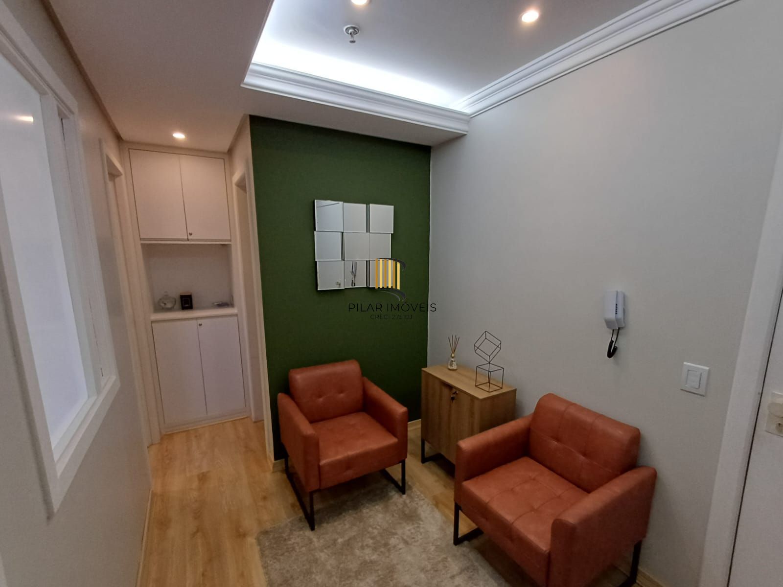 Excelente sala comercial no Menino Deus próximo ao Mãe de Deus