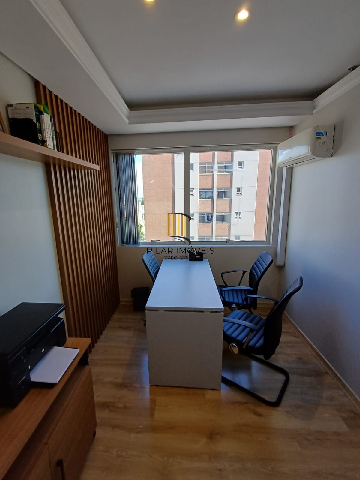 Excelente sala comercial no Menino Deus próximo ao Mãe de Deus