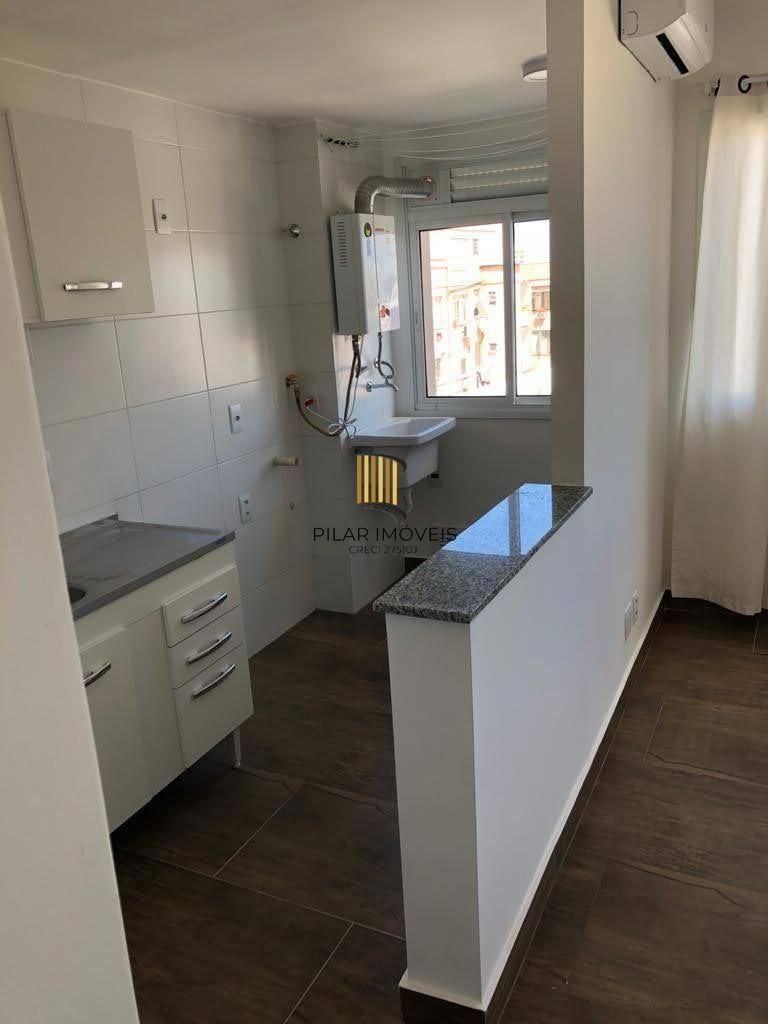Apartamento 2 dormitórios com suíte e vaga coberta em ótima localização