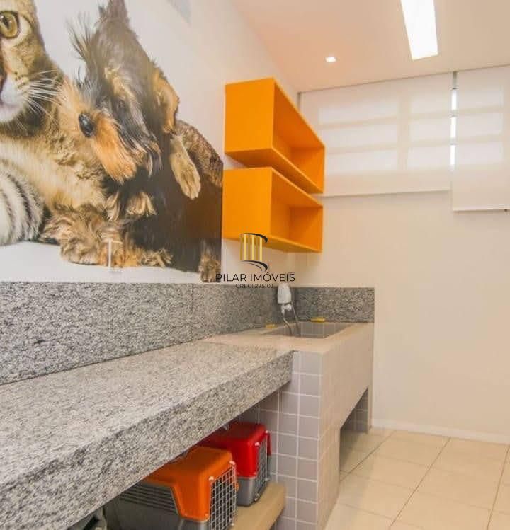 Apartamento 2 dormitórios com suíte e vaga coberta em ótima localização