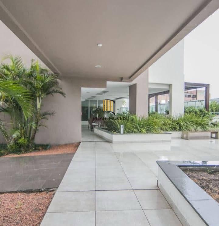 Apartamento 2 dormitórios com suíte e vaga coberta em ótima localização