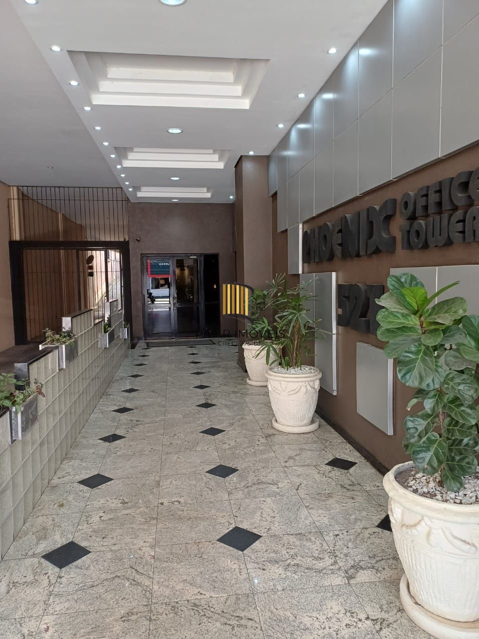 Excelente sala comercial no Menino Deus próximo ao Mãe de Deus