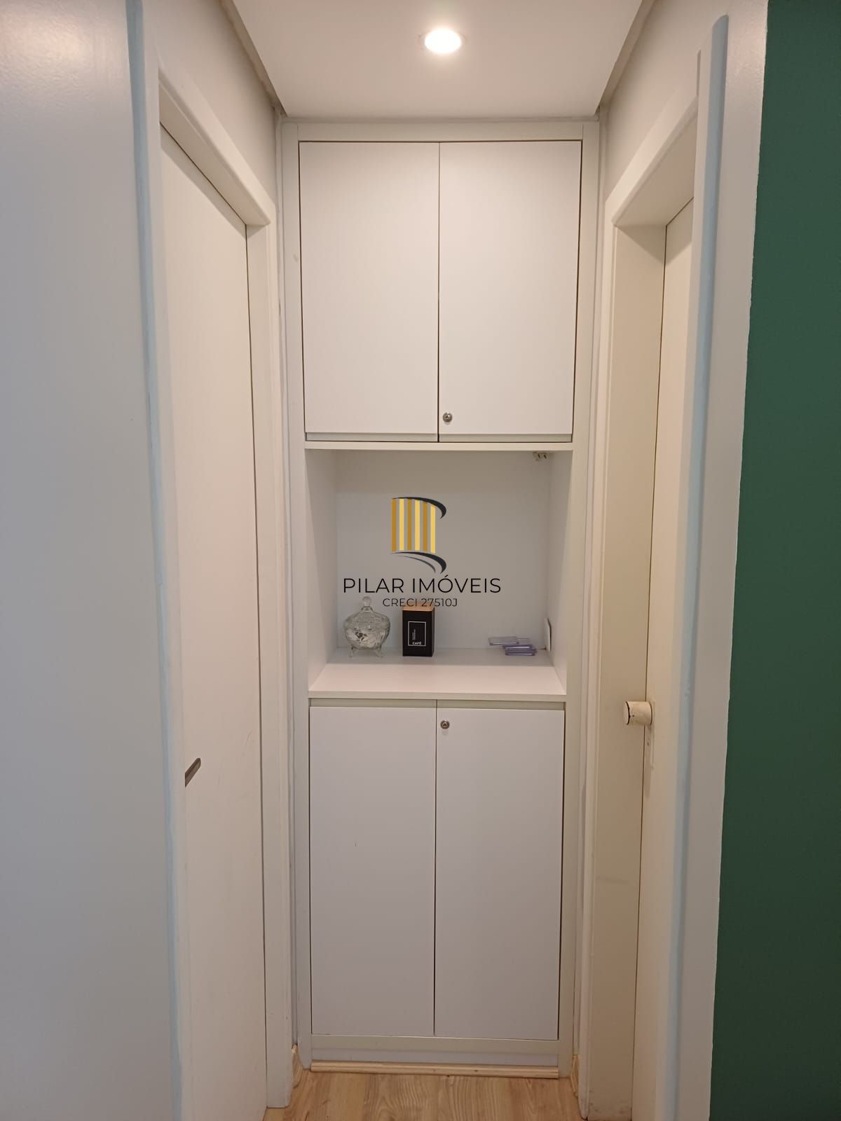 Excelente sala comercial no Menino Deus próximo ao Mãe de Deus