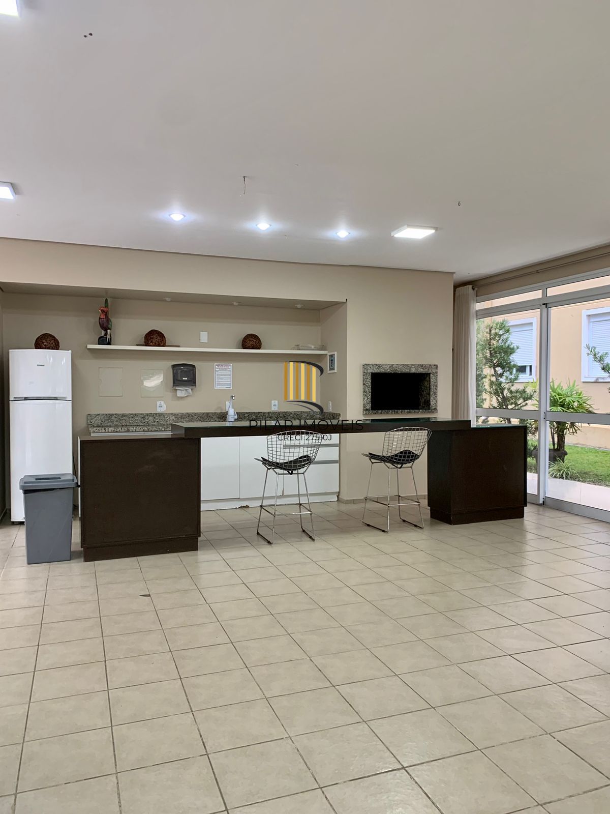 Apartamento semi mobiliado 2 dormitórios com sacada e vaga de garagem em condomínio com infra completa