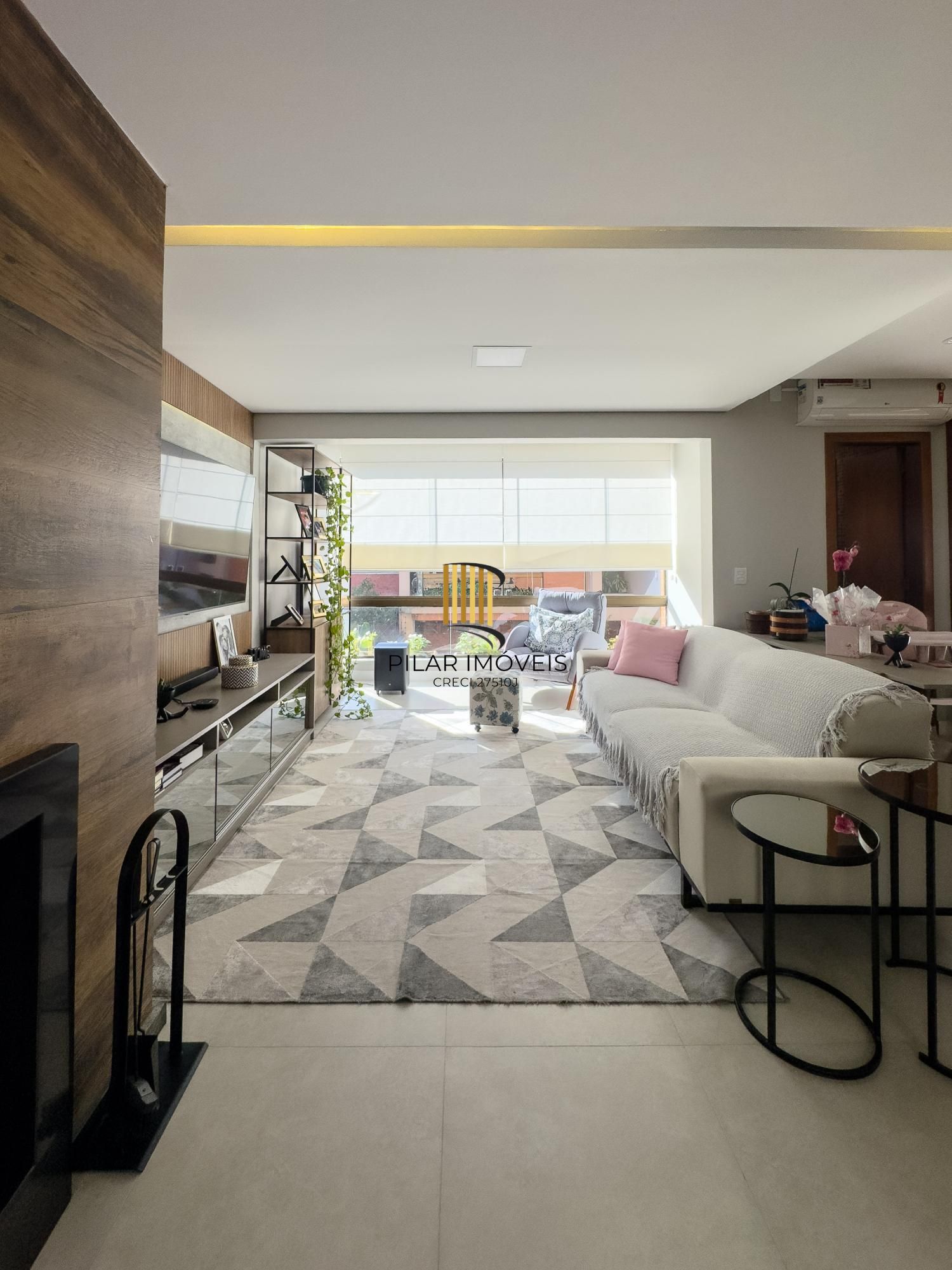 Casa em Condomínio com 3 dormitórios no bairro Vila Conceição.