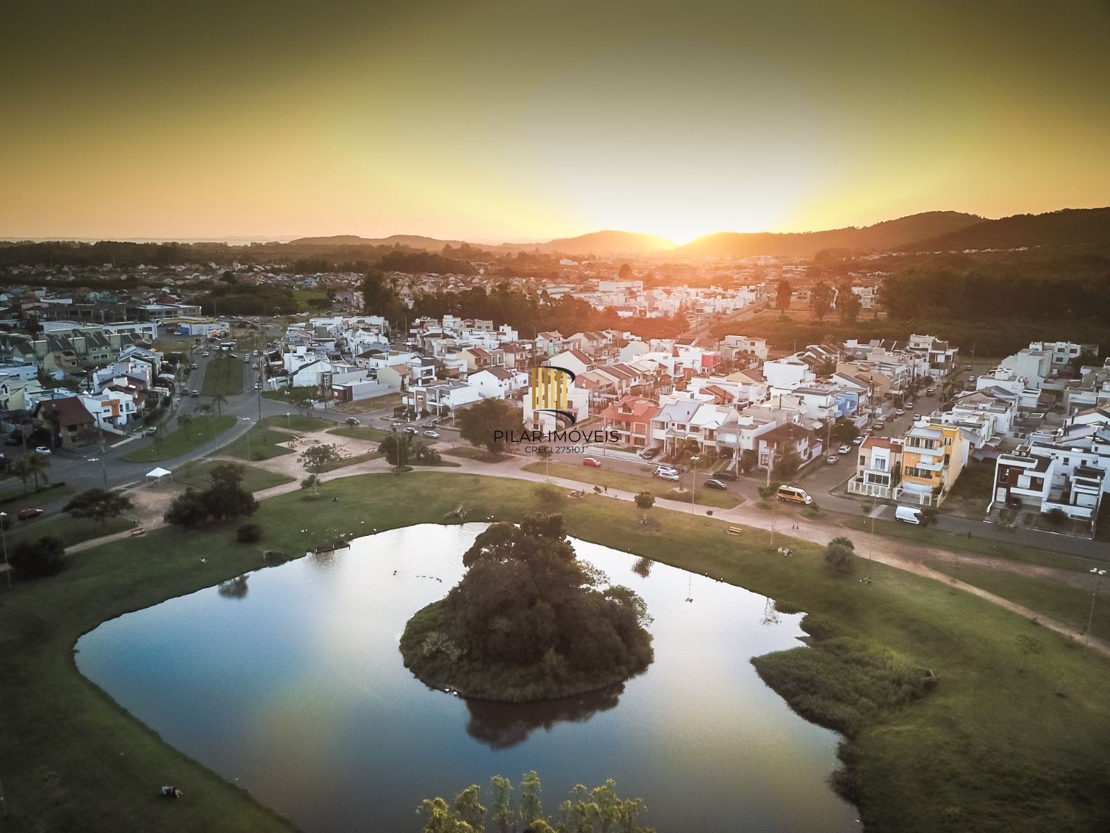 Casa térrea com pátio , 3d , 1 suíte, Condomínio Reserva do Lago I - Hípica