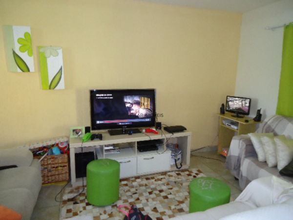 Casa para Venda - 220m², 3 dormitórios, sendo 1 suites, 2 vagas - Hípica