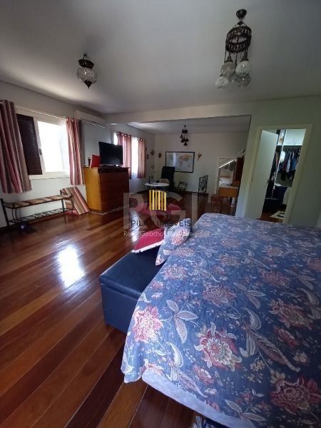 Casa para Venda - 683.64m², 4 dormitórios, sendo 3 suites, 6 vagas - Tristeza