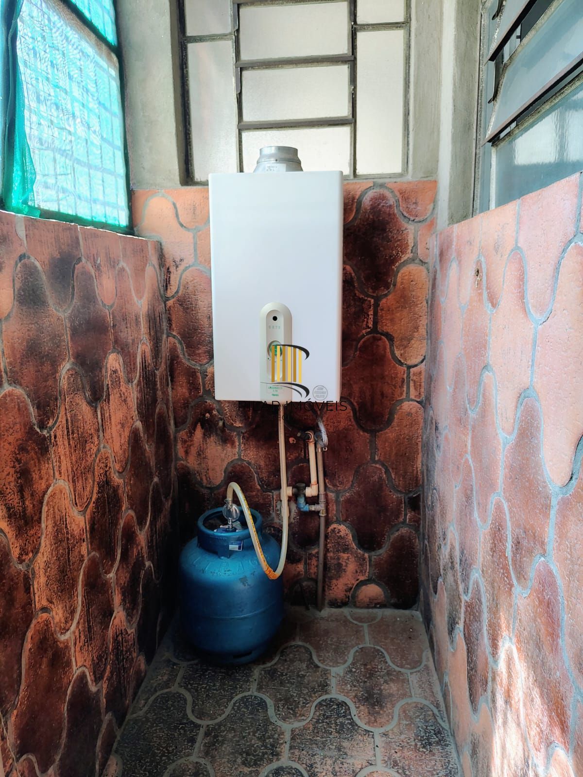 Residência com 3 dormitórios sendo 1 suíte á venda bairro Medianeira