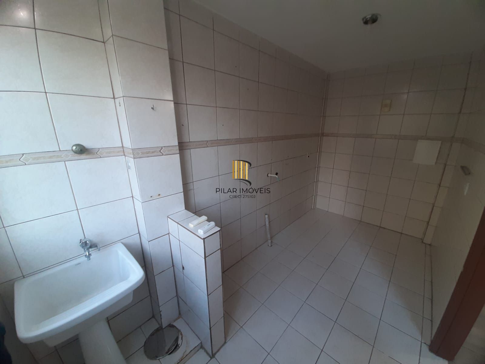 Apartamento 3 dormitórios, térreo, atrás do Zaffari cavalhada.