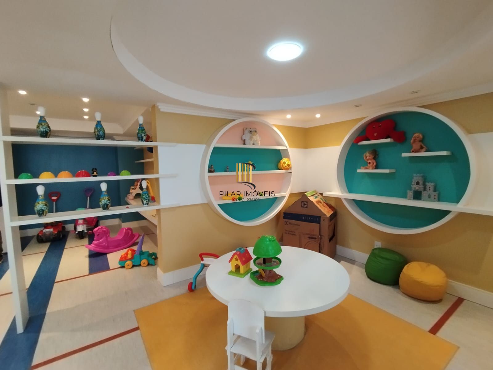 Apartamento com 3 Dormitórios, 2 vagas , uma quadra do Zaffari Otto