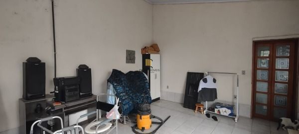 Casa em Porto Alegre, no bairro Espírito Santo, com 3 dormitório(s), e 3 banheir