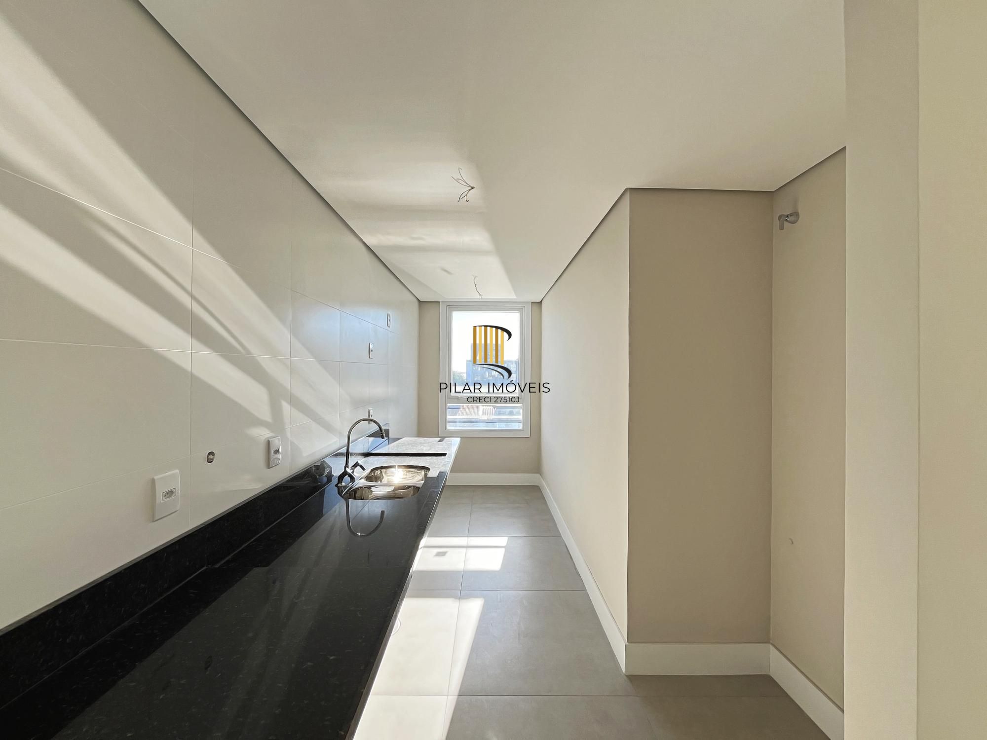 Apartamento com 3 Suítes no Cristal