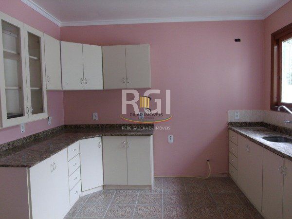 Casa para Venda - 340m², 3 dormitórios, sendo 2 suites, 6 vagas - Jardim Isabel