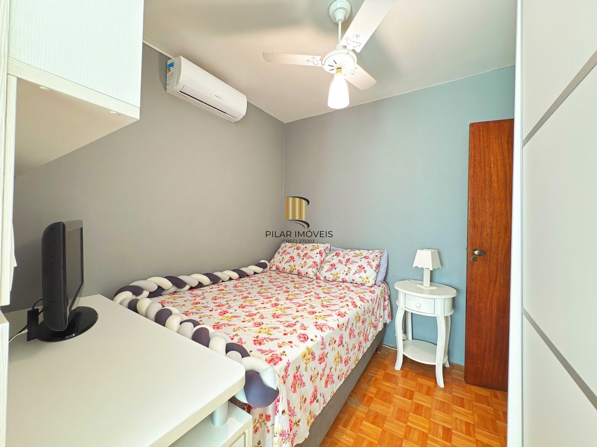 Ótima residência com 4 dormitórios, lareira e piscina no coração do bairro Tristeza.