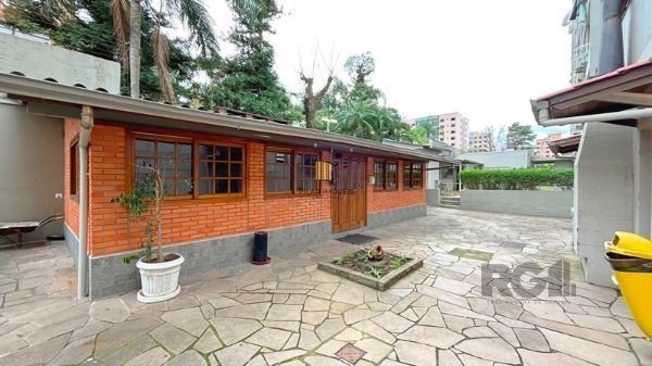 Apartamento em Porto Alegre, no bairro Tristeza, com 2 dormitório(s), e 2 banhei