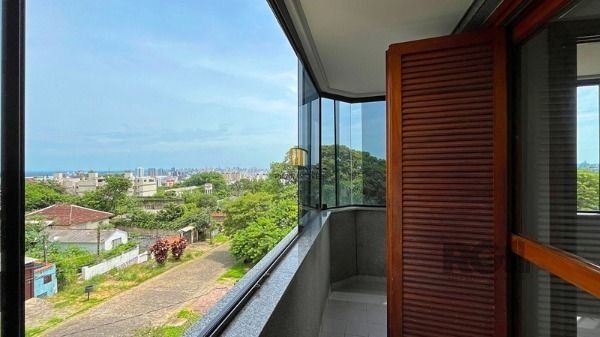 Apartamento em Porto Alegre, no bairro Santa Tereza, com 3 dormitório(s),