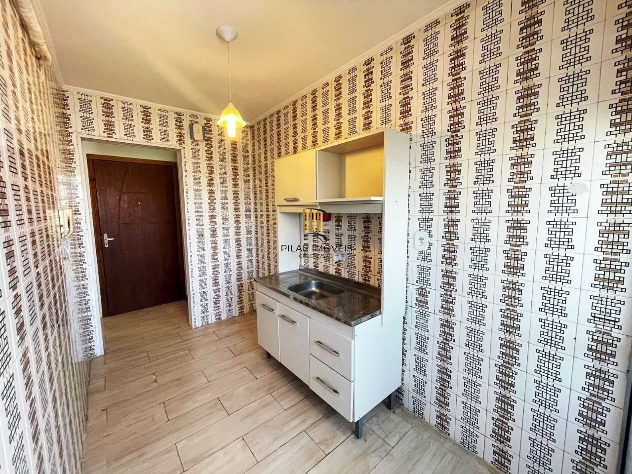 Ótimo apartamento com 2 dormitórias no bairro Menino Deus.