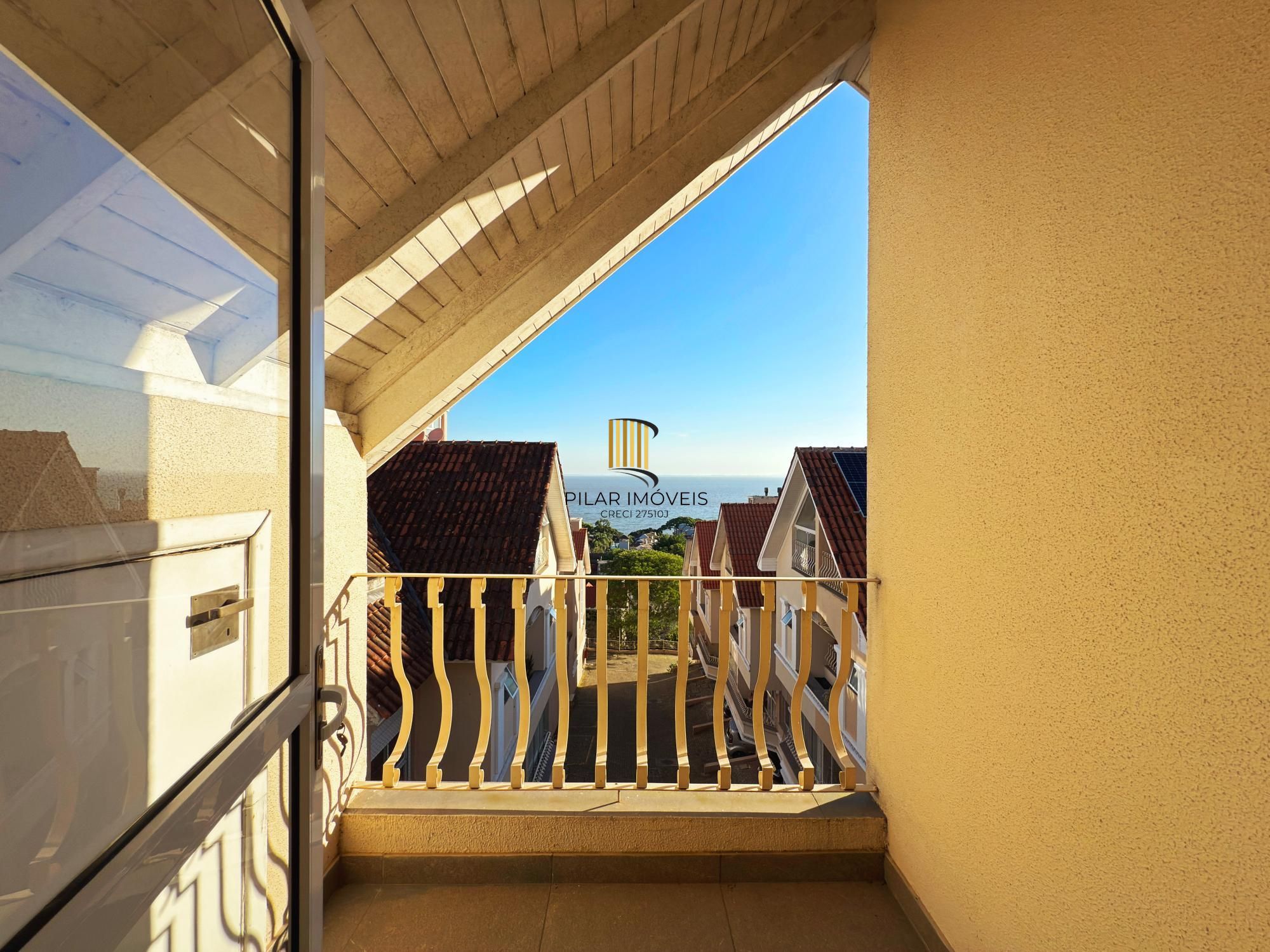 Casa de Condomínio 3 dormitórios no bairro Pedra Redonda