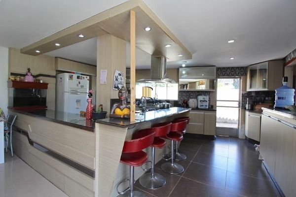 Casa para Venda - 220m², 4 dormitórios, sendo 2 suites, 5 vagas - Vila Nova