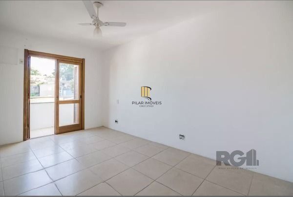 Apartamento em Porto Alegre, no bairro Medianeira, com 2 dormitório(s), e 2 banh