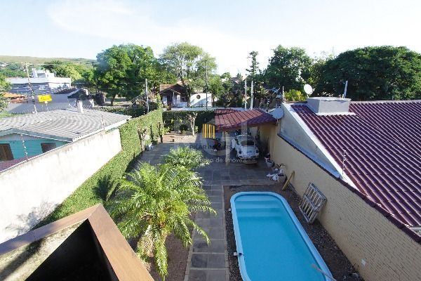 Casa para Venda - 300m², 2 dormitórios, sendo 1 suites, 8 vagas - Nonoai