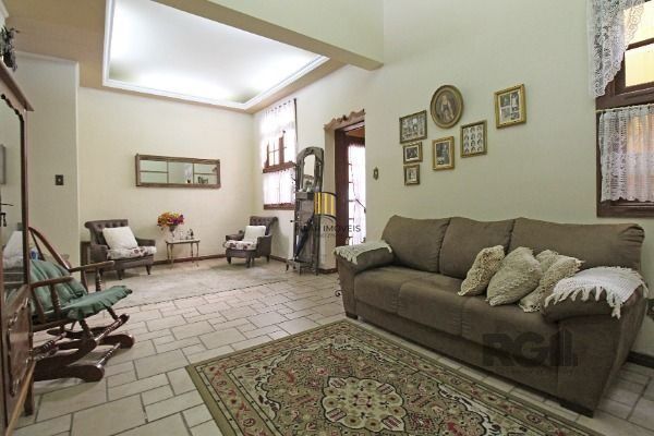 Casa em Porto Alegre, no bairro Floresta, com 3 dormitório(s), e 3 banheiros, à