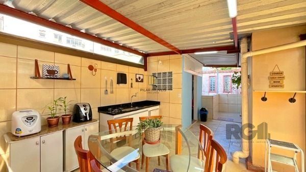 Apartamento em Porto Alegre, no bairro Medianeira, com 3 dormitório(s), e 3 banh
