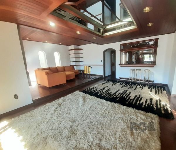 Casa Comercial em Porto Alegre, no bairro Tristeza, à venda.