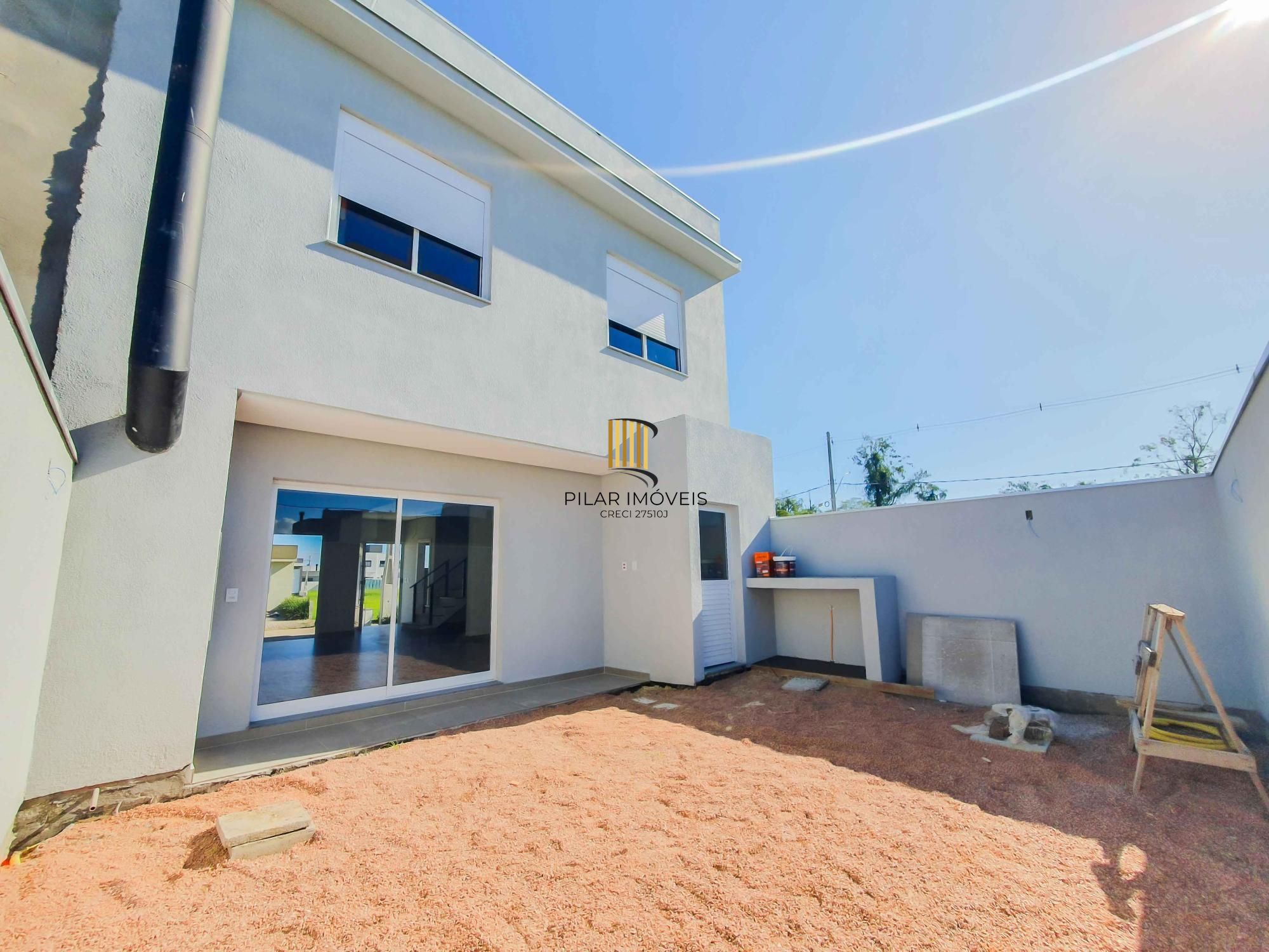 Condomínio Garden, bairro Hípica, 3 dormitórios, 1 suíte, pátio, infra de clube