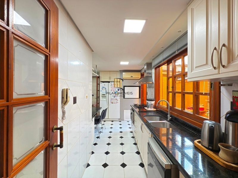 Casa Condominio com 3 dormitórios, sendo 1 suites, 2 vagas - Pedra Redonda