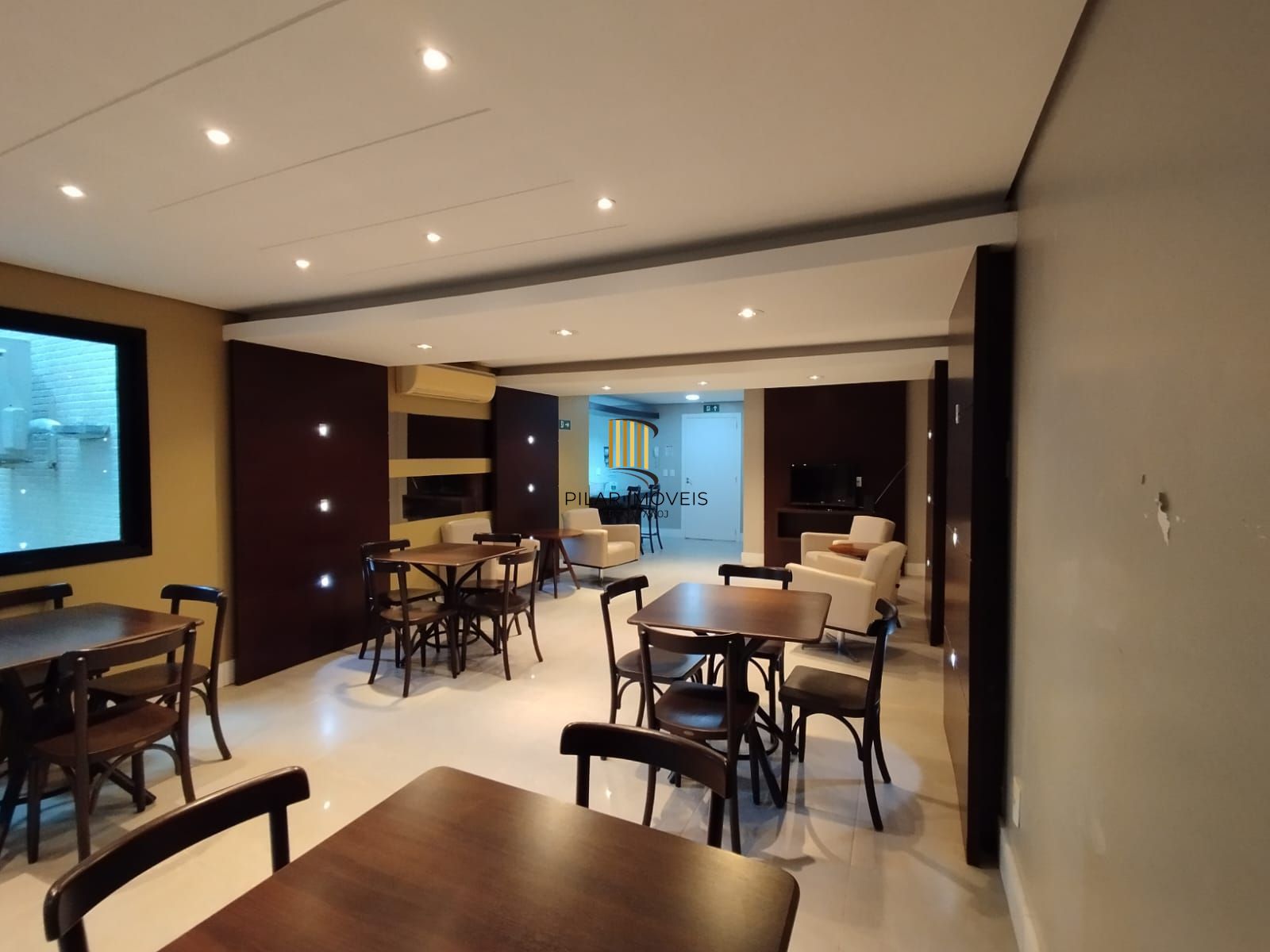 Apartamento com 3 Dormitórios, 2 vagas , uma quadra do Zaffari Otto