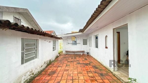 Casa em Porto Alegre, no bairro Cavalhada, com 4 dormitório(s), e 4 banheiros, à