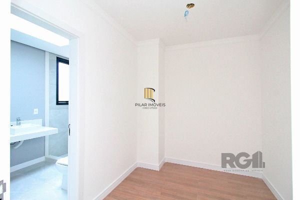 Casa Condominio em Porto Alegre, no bairro Hípica, com 3 dormitório(s), e 3 banh