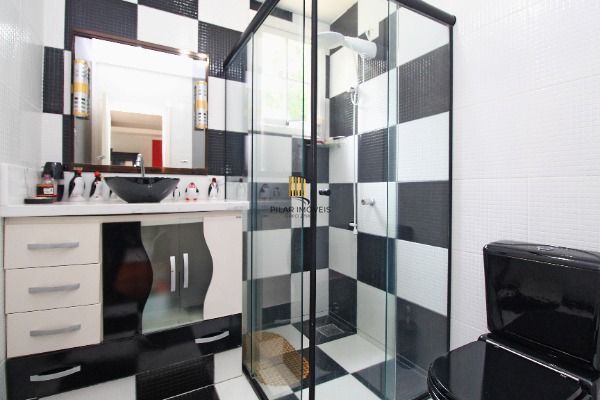 Casa Condominio em Porto Alegre, no bairro Cascata, com 3 dormitório(s), e 3 ban