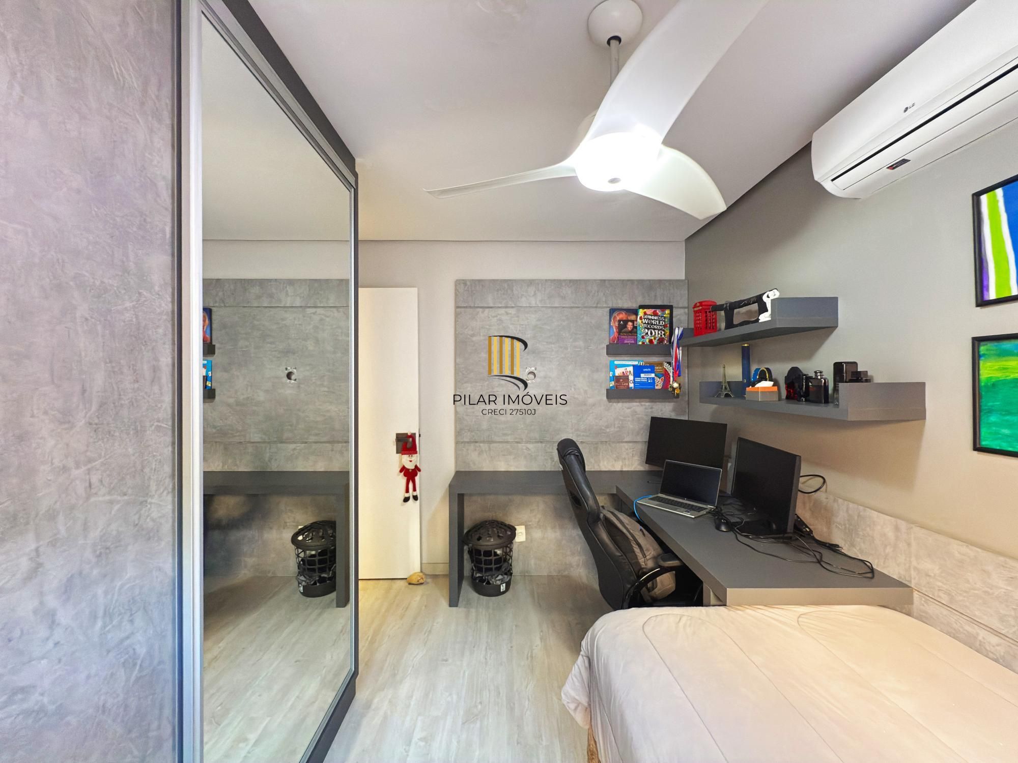 Casa de Condomínio 3 dormitórios no bairro Pedra Redonda