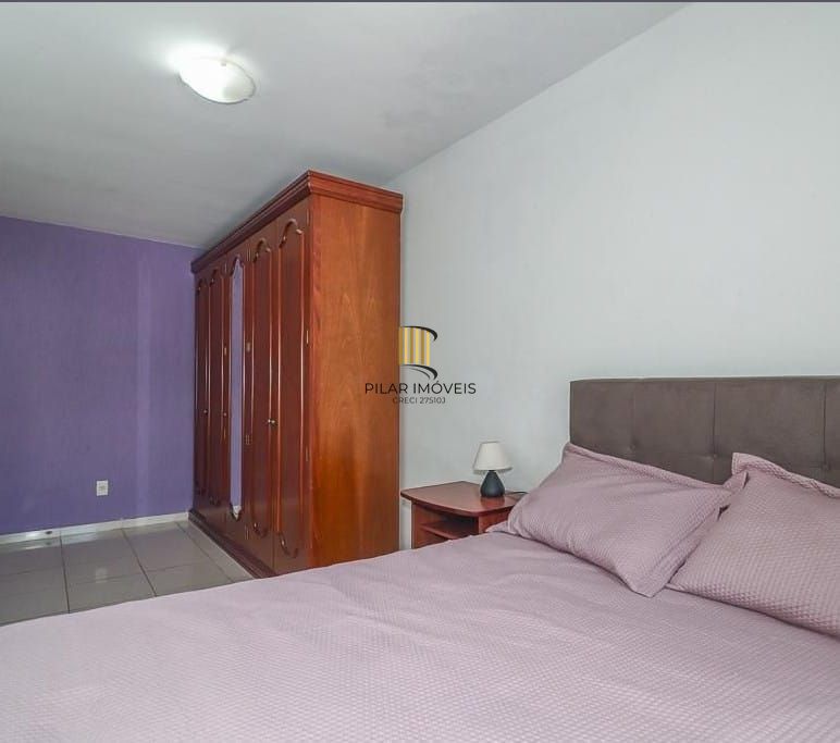 Maravilhosa Residência em condomínio com 4 dormitórios sendo 1 suíte.